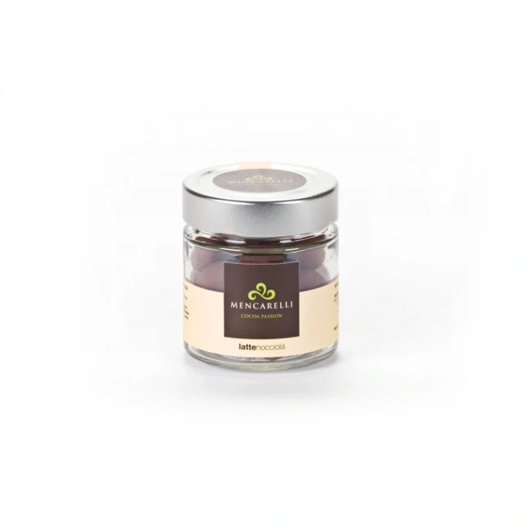 Nocciola pralinata ricoperta di cioccolato al latte